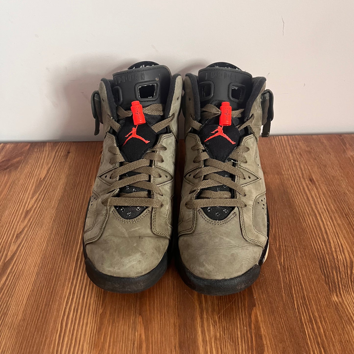 AIR JORDAN 6 TRAVIS SCOTT OLIVE (GS) UK6 (USED)