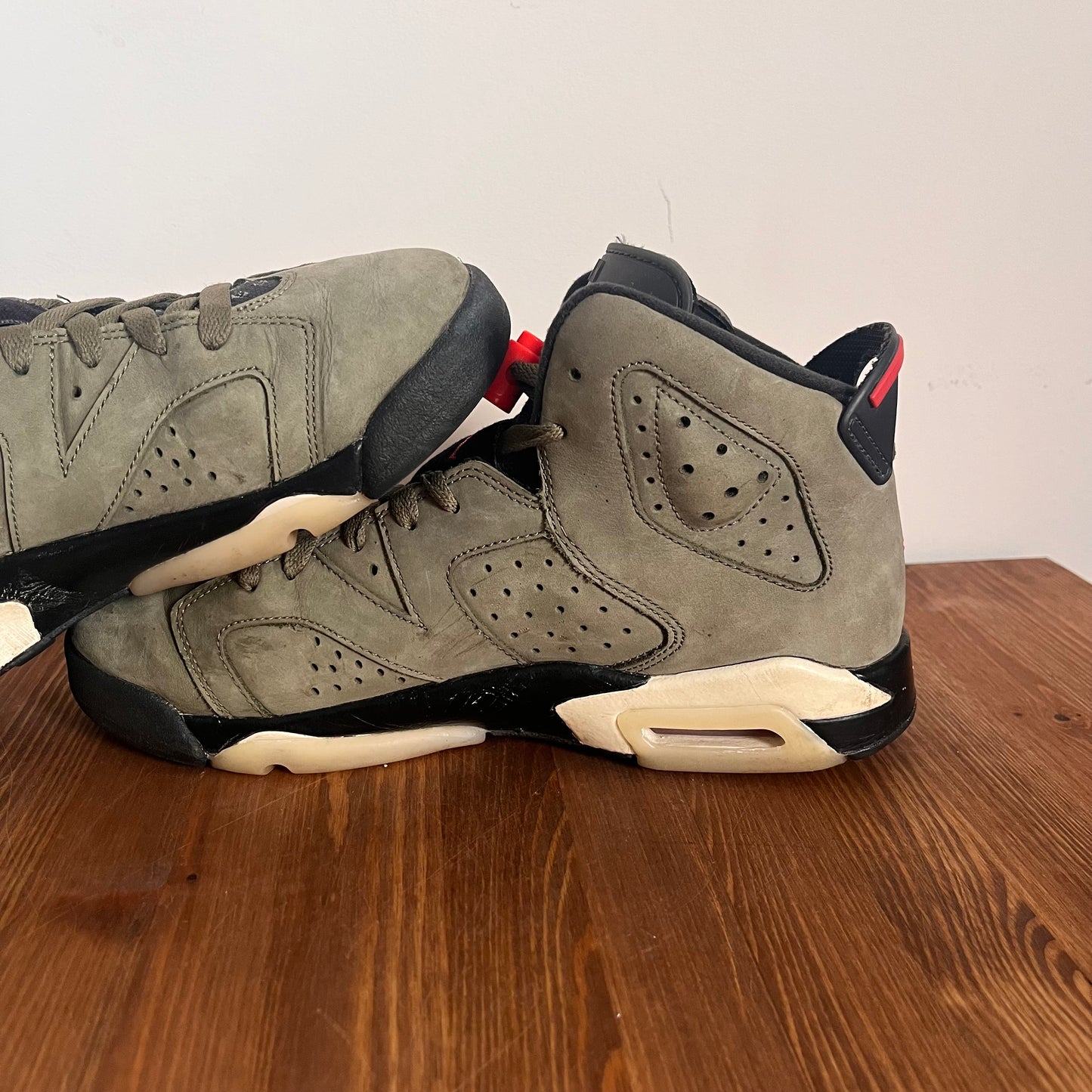 AIR JORDAN 6 TRAVIS SCOTT OLIVE (GS) UK6 (USED)