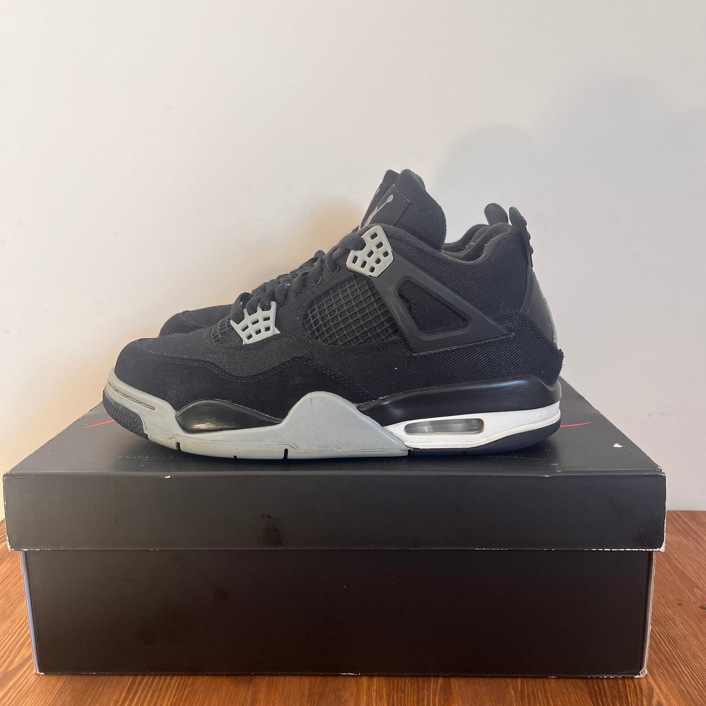 AIR JORDAN 4 BLACK CANVAS UK6 (USED)