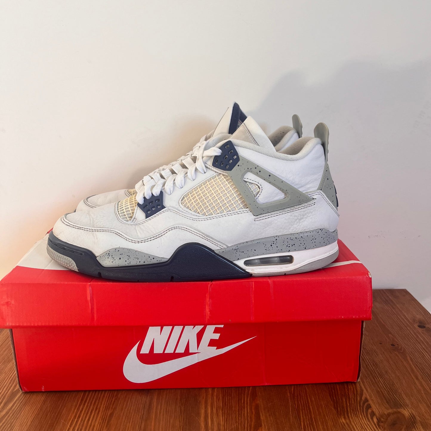 AIR JORDAN 4 MIDNIGHT NAVY UK10 (USED)