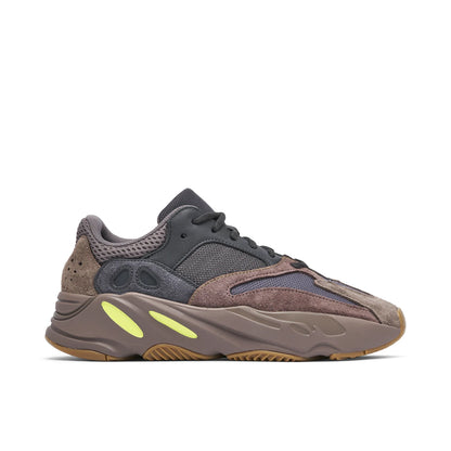 YEEZY BOOST 700 MAUVE UK7 (USED)