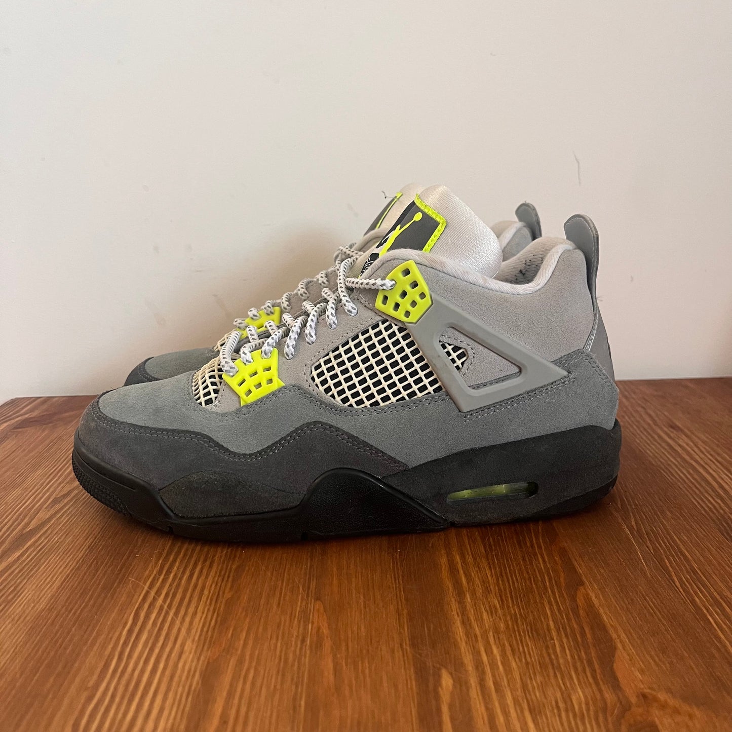 AIR JORDAN 4 NEON 95 UK6.5 (USED)