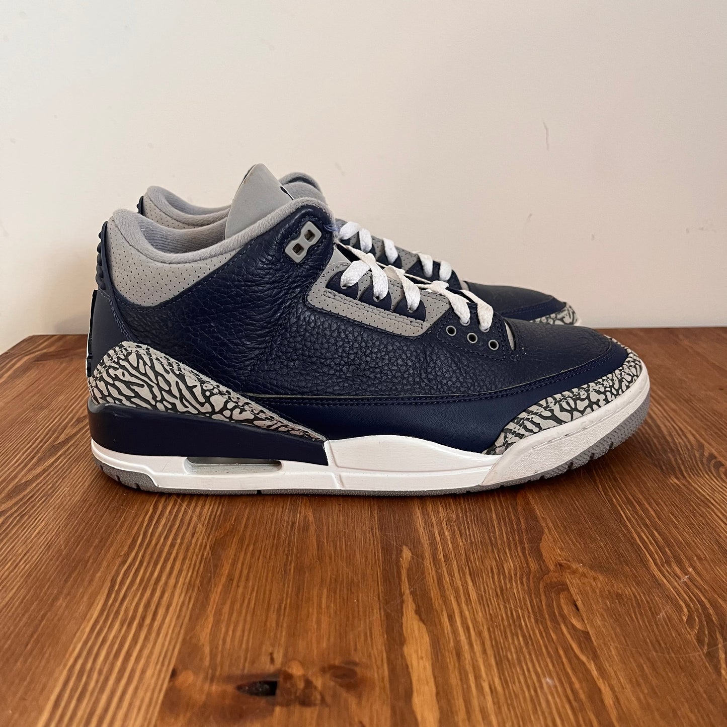 AIR JORDAN 3 GEORGETOWN UK9 (USED)