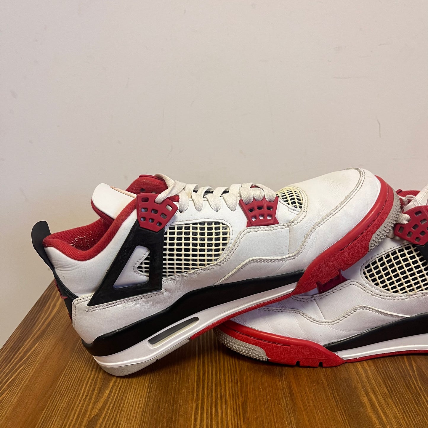 AIR JORDAN 4 FIRE RED 2020 UK6.5 (USED)