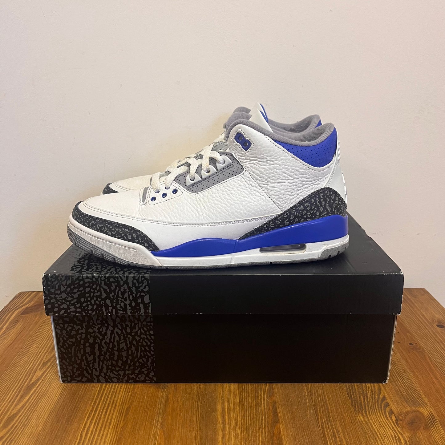 AIR JORDAN 3 RACER BLUE UK9 (USED)