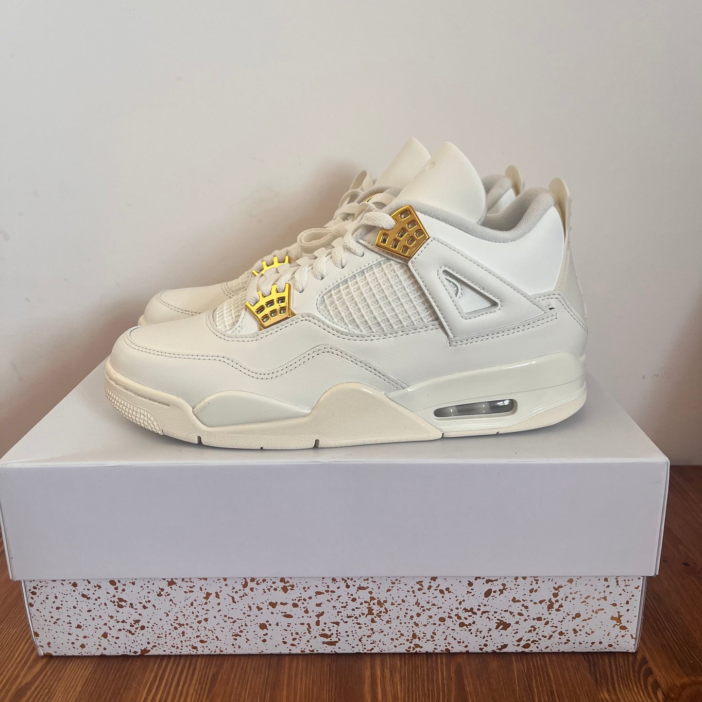 AIR JORDAN 4 METALLIC GOLD (W) UK9 (NEW)