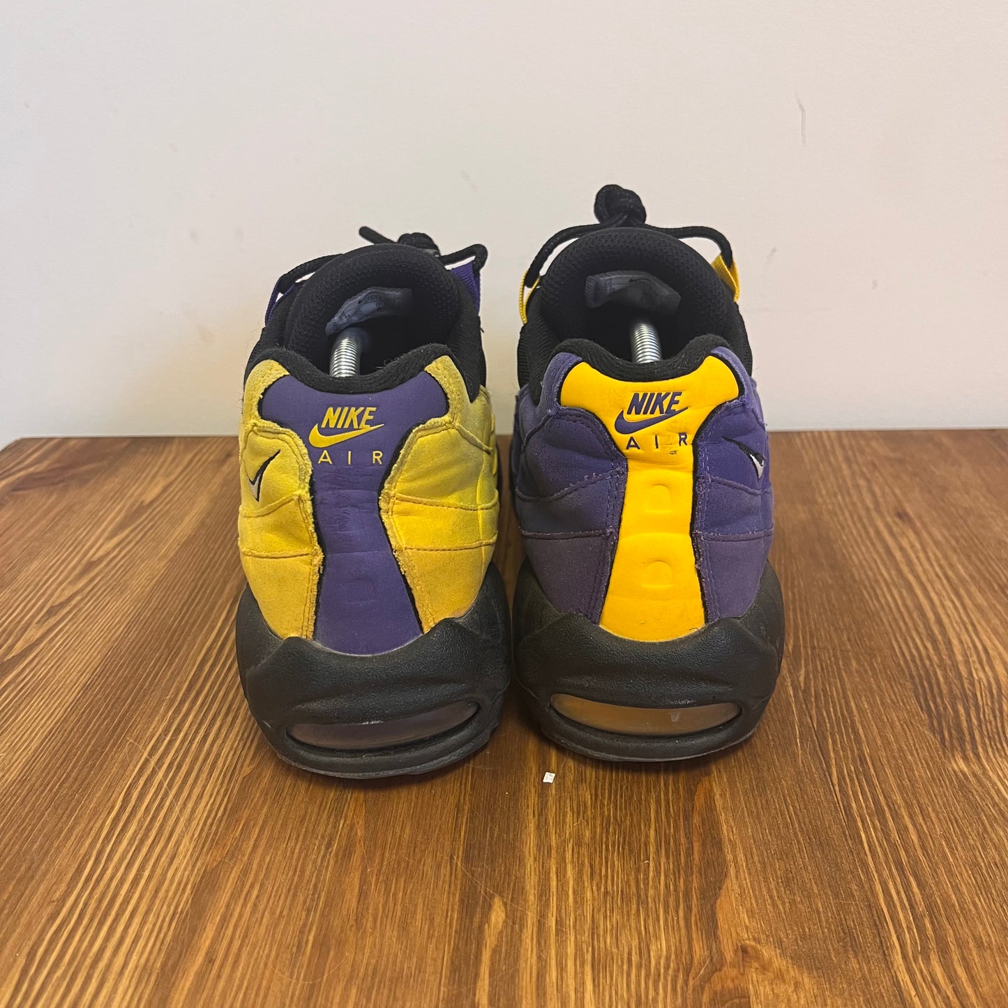 NIKE AIR MAX 95 LEBRON LAKERS UK9 (USED)