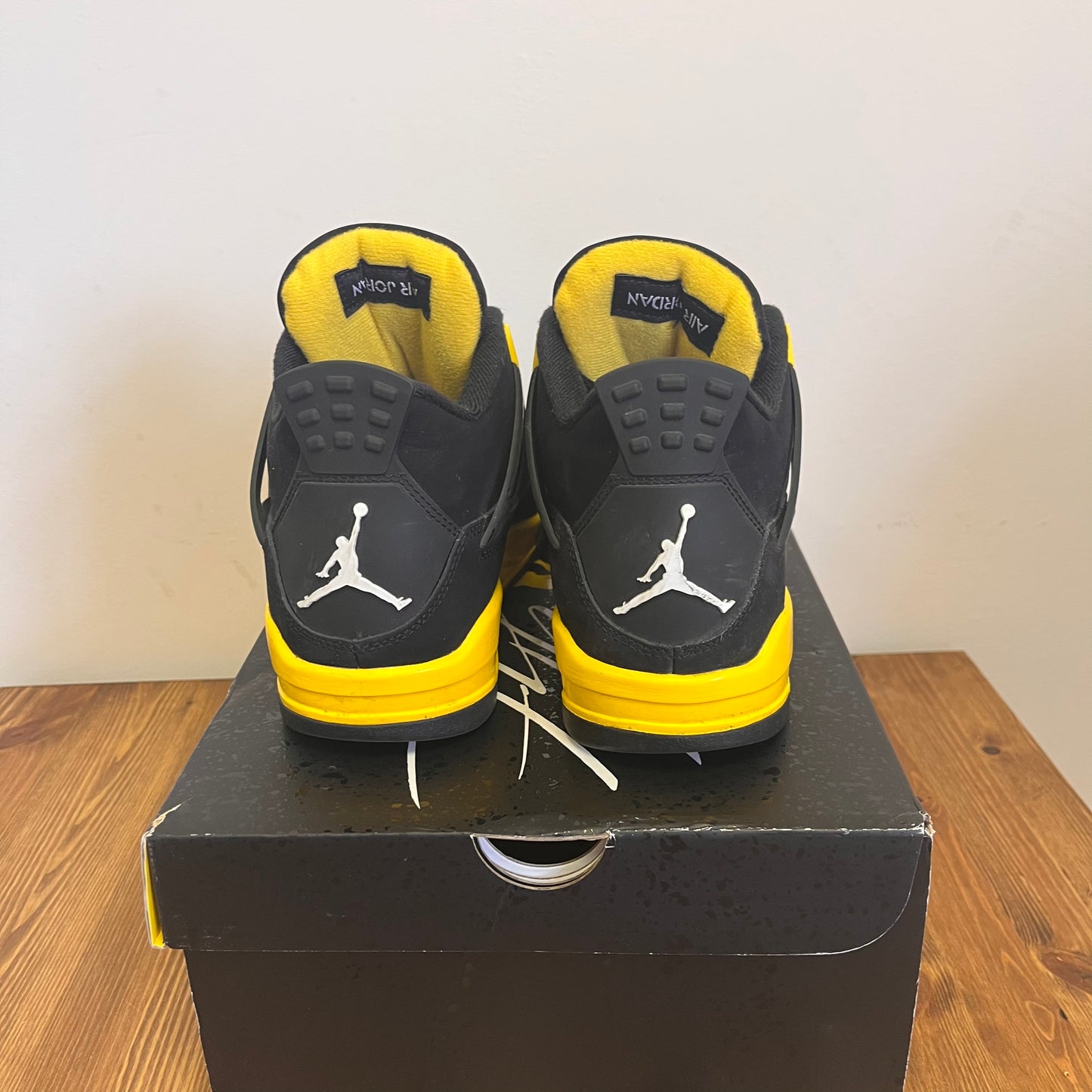 AIR JORDAN 4 YELLOW THUNDER UK6.5 (USED)