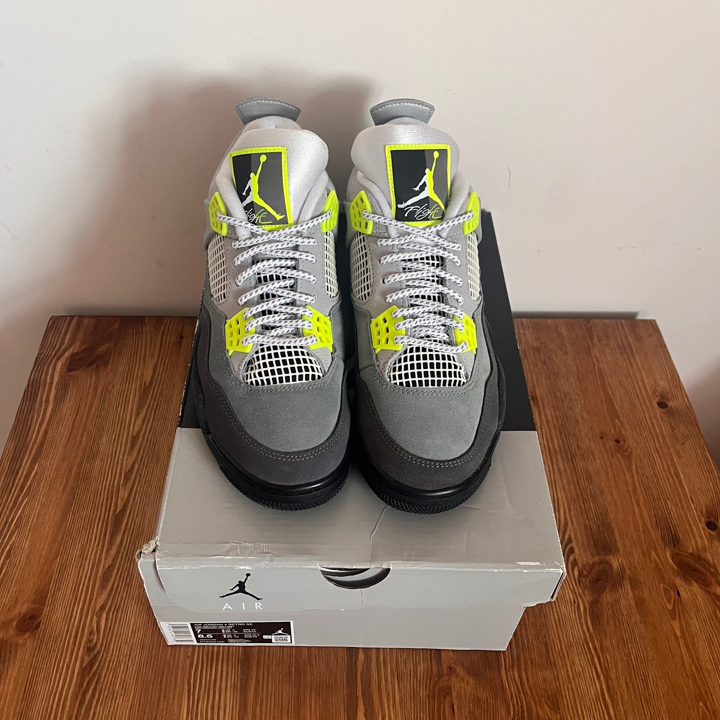 AIR JORDAN 4 NEON 95 UK6 (NEW)