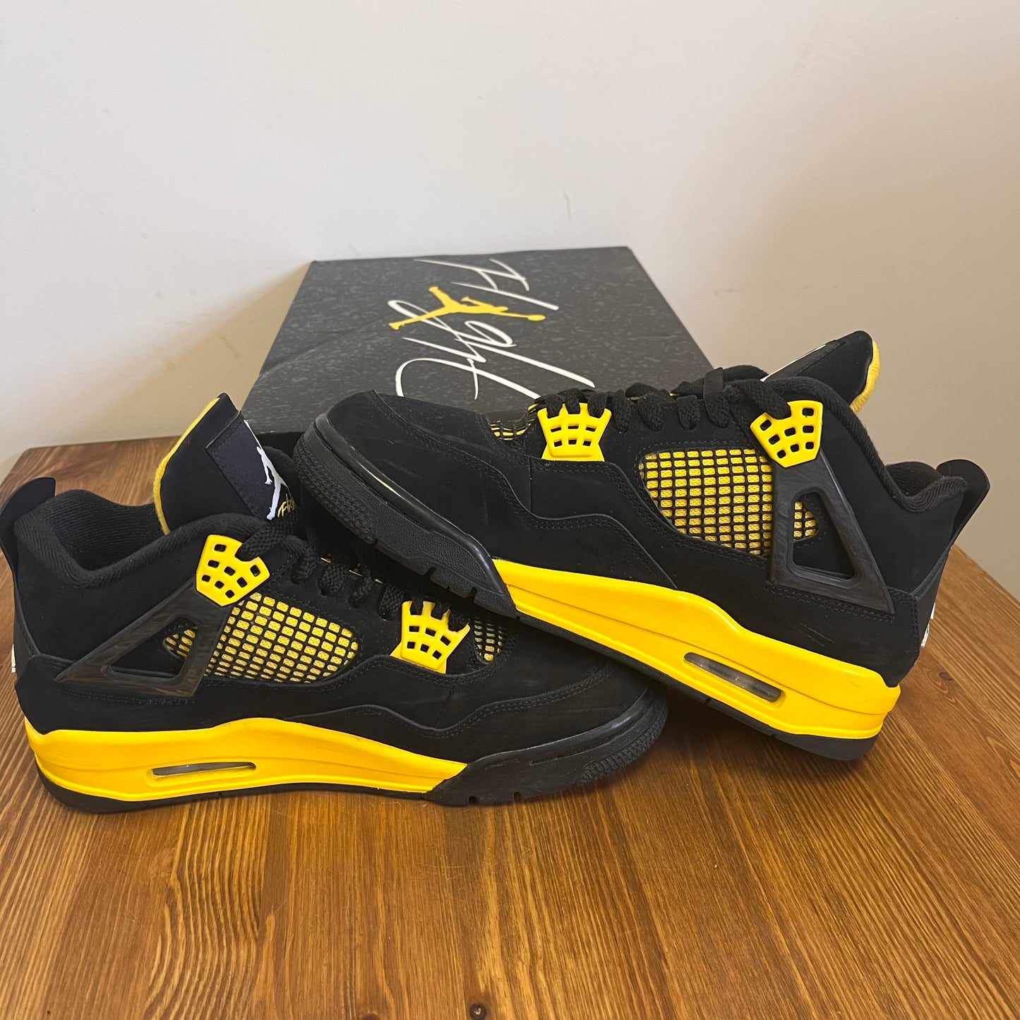 AIR JORDAN 4 YELLOW THUNDER UK6.5 (USED)