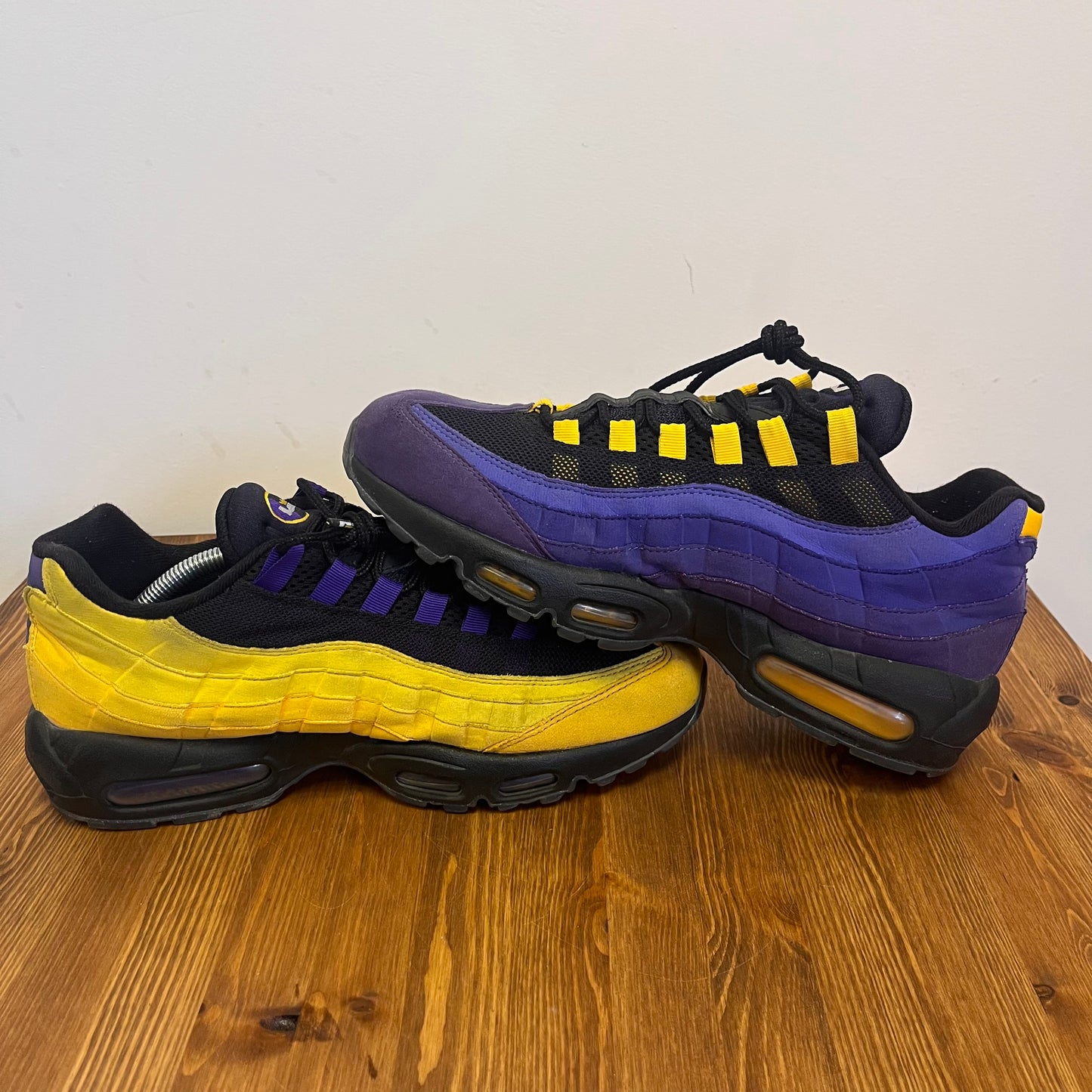 NIKE AIR MAX 95 LEBRON LAKERS UK9 (USED)