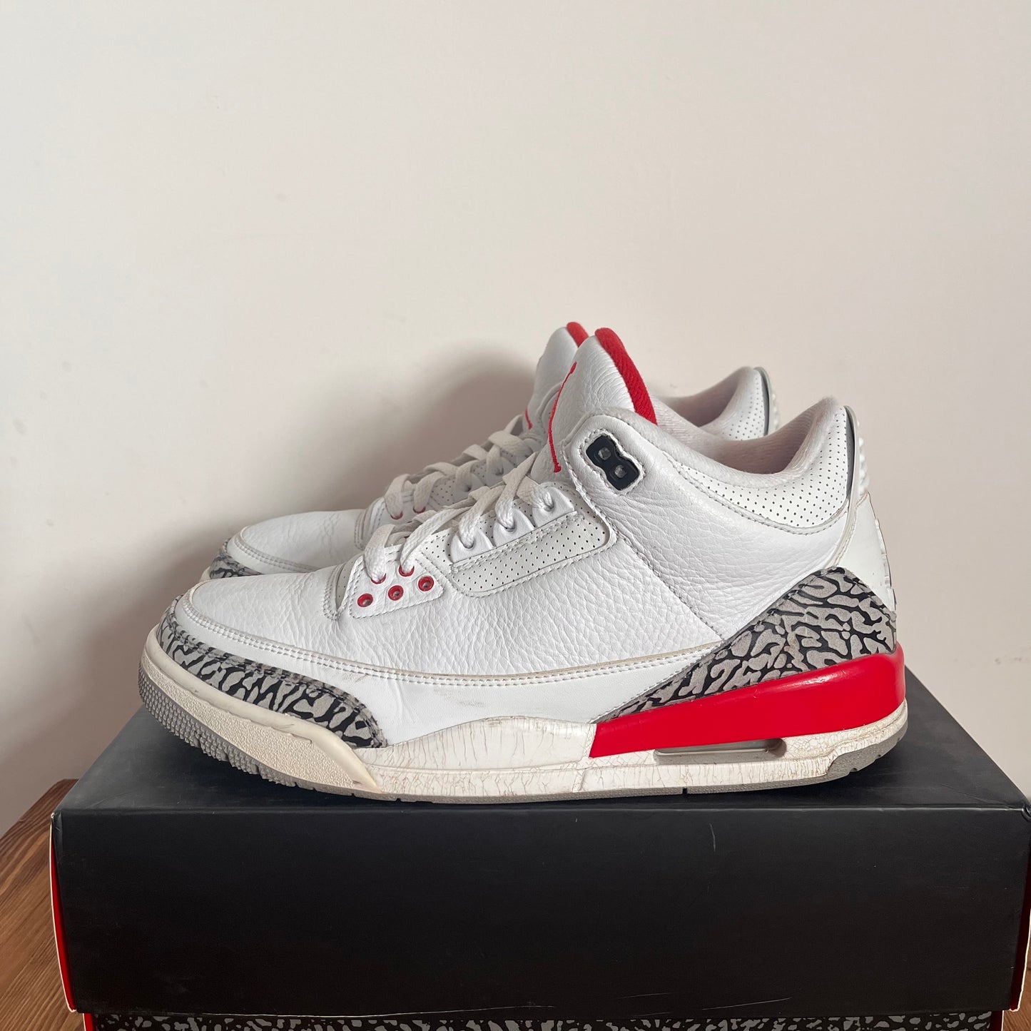 AIR JORDAN 3 HALL OF FAME UK9 (USED)