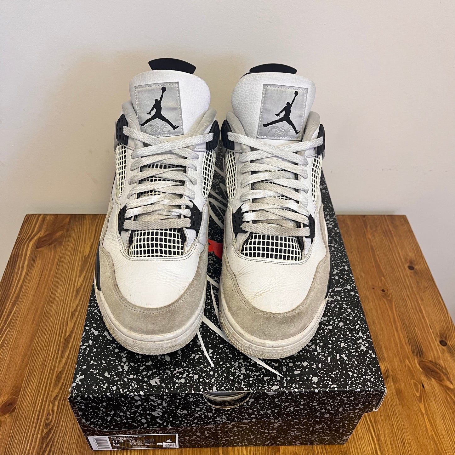 AIR JORDAN 4 MILITARY BLACK UK10.5 (USED)