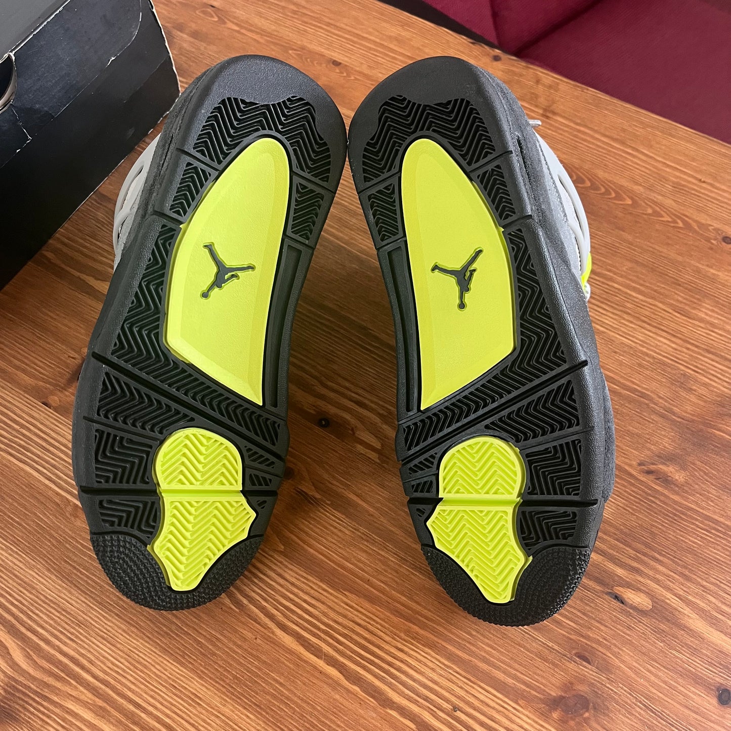 AIR JORDAN 4 NEON 95 UK6 (NEW)