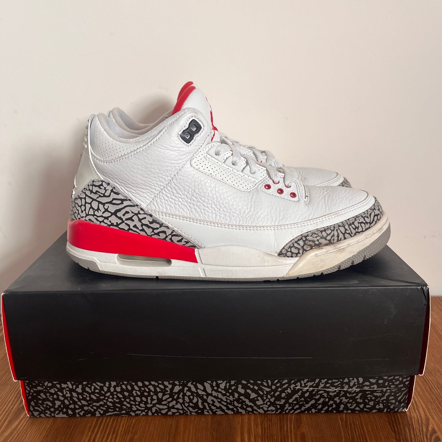 AIR JORDAN 3 HALL OF FAME UK9 (USED)