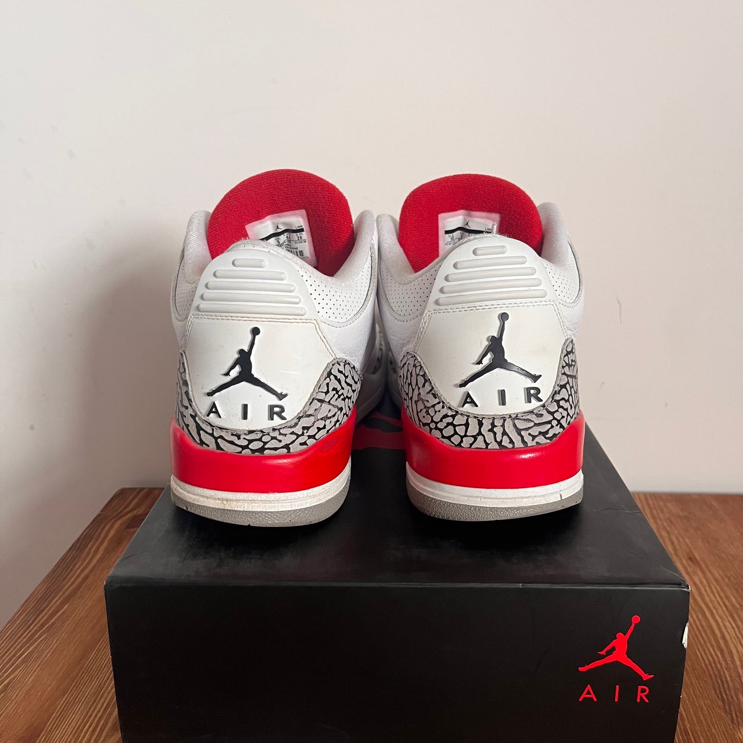 AIR JORDAN 3 HALL OF FAME UK9 (USED)