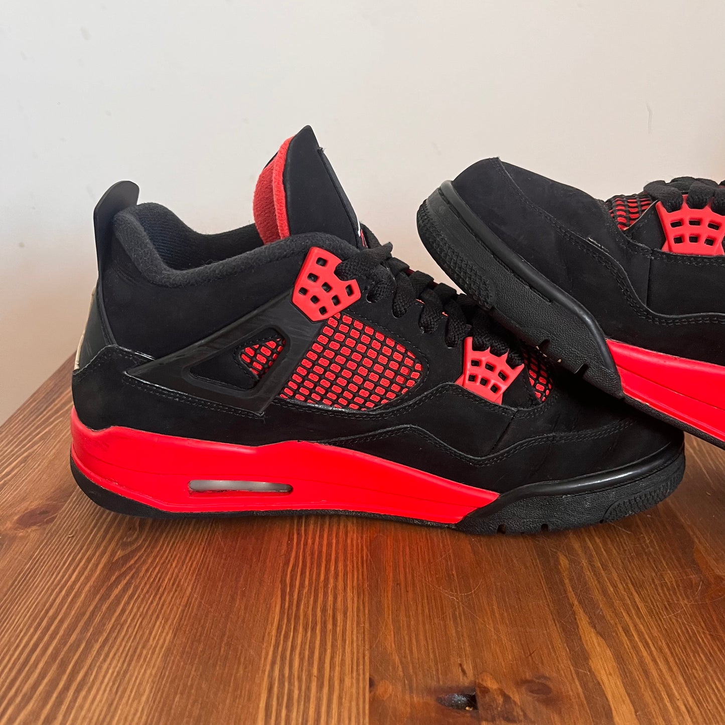 AIR JORDAN 4 RED THUNDER UK8 (USED)