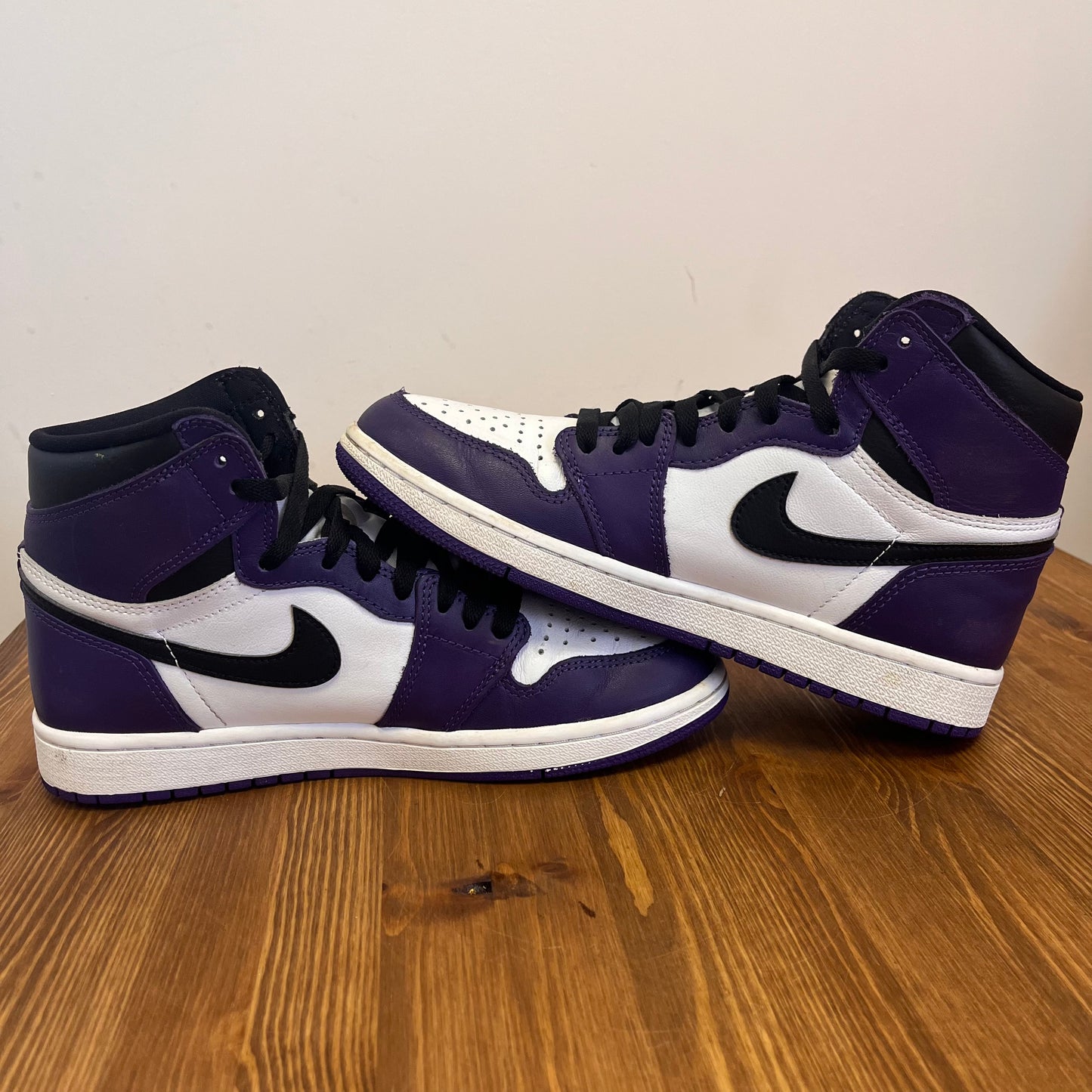 AIR JORDAN 1 HIGH COURT PURPLE UK7 (USED)