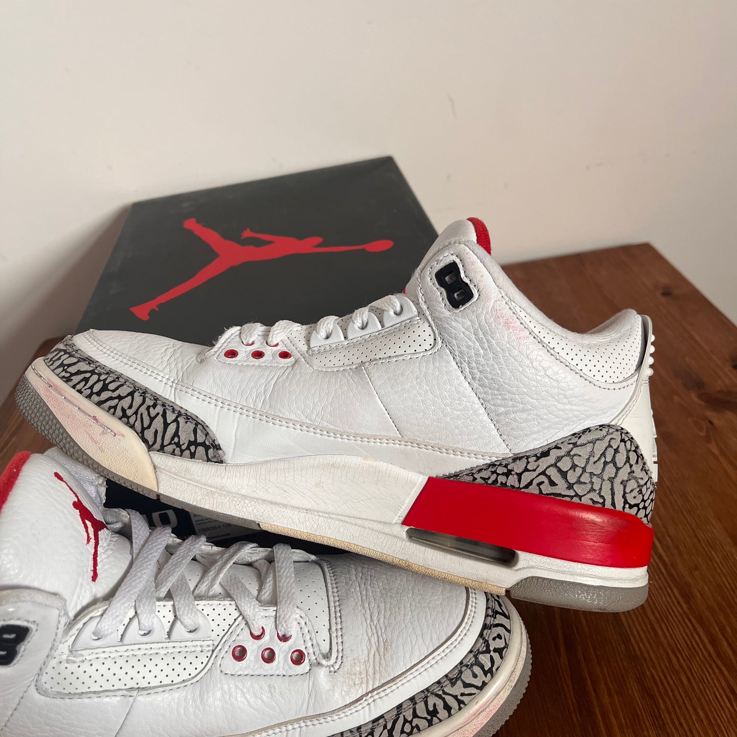 AIR JORDAN 3 HALL OF FAME UK9 (USED)