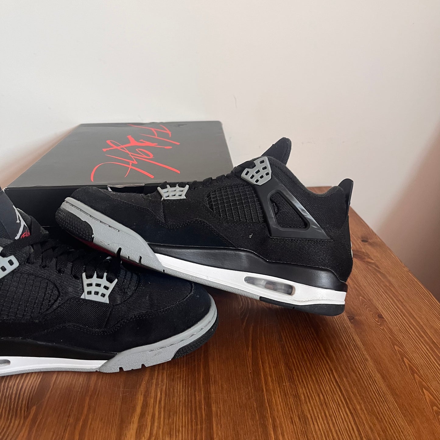 AIR JORDAN 4 BLACK CANVAS UK7.5 (USED)