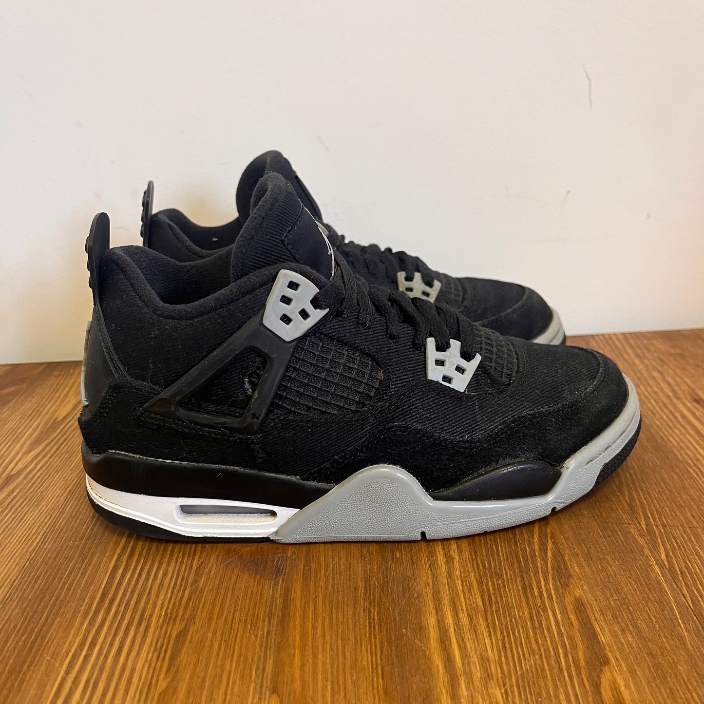 AIR JORDAN 4 BLACK CANVAS (GS) UK4 (USED)