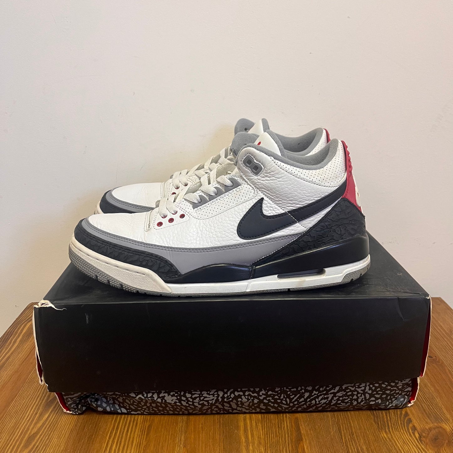 AIR JORDAN 3 NRG TINKER UK10 (USED)