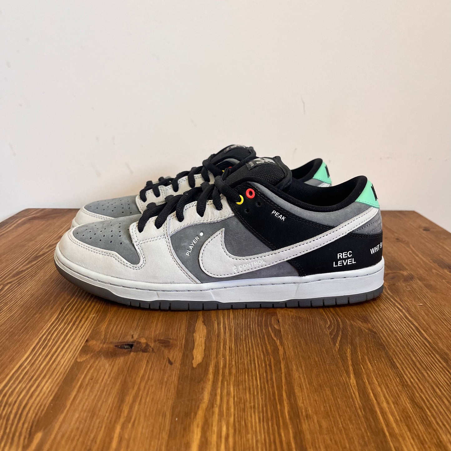 NIKE DUNK LOW SB VX1000 UK9 (USED)