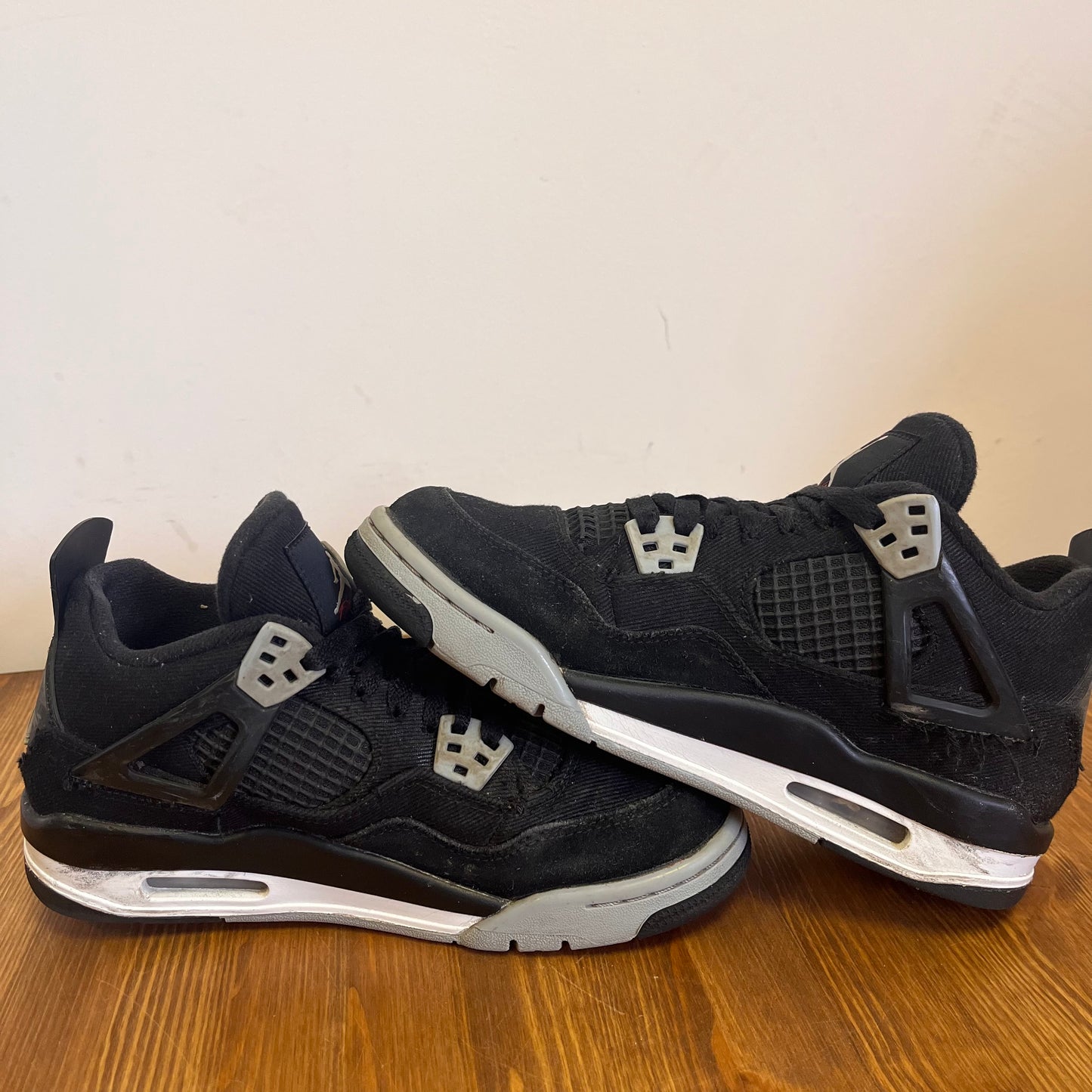 AIR JORDAN 4 BLACK CANVAS (GS) UK4 (USED)