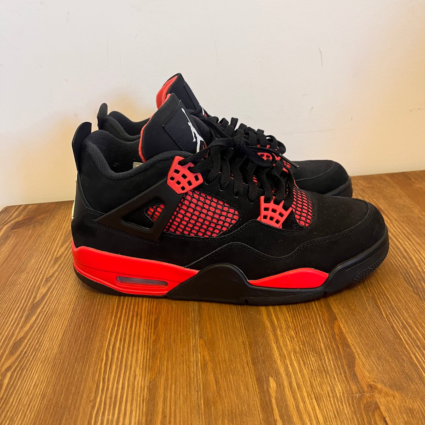 AIR JORDAN 4 RED THUNDER UK8 (USED)