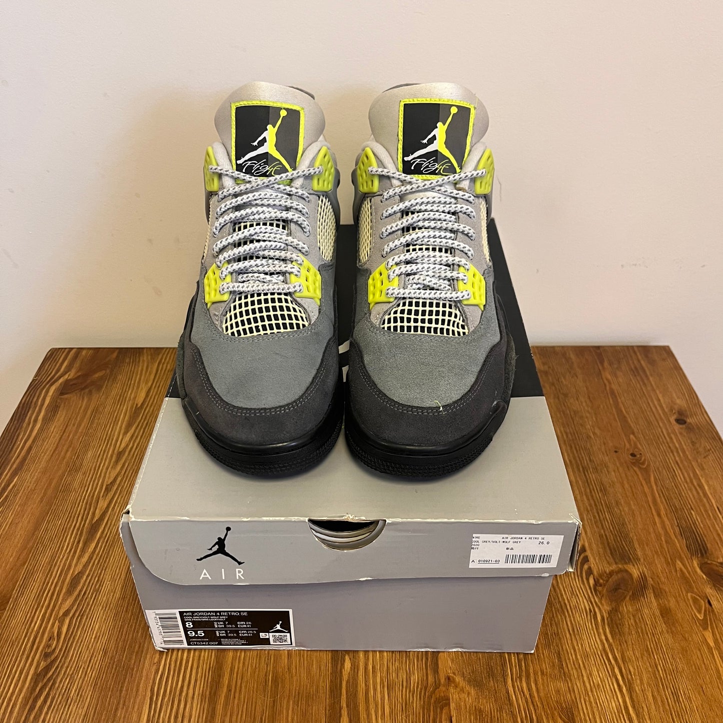 AIR JORDAN 4 NEON 95 UK7 (USED)