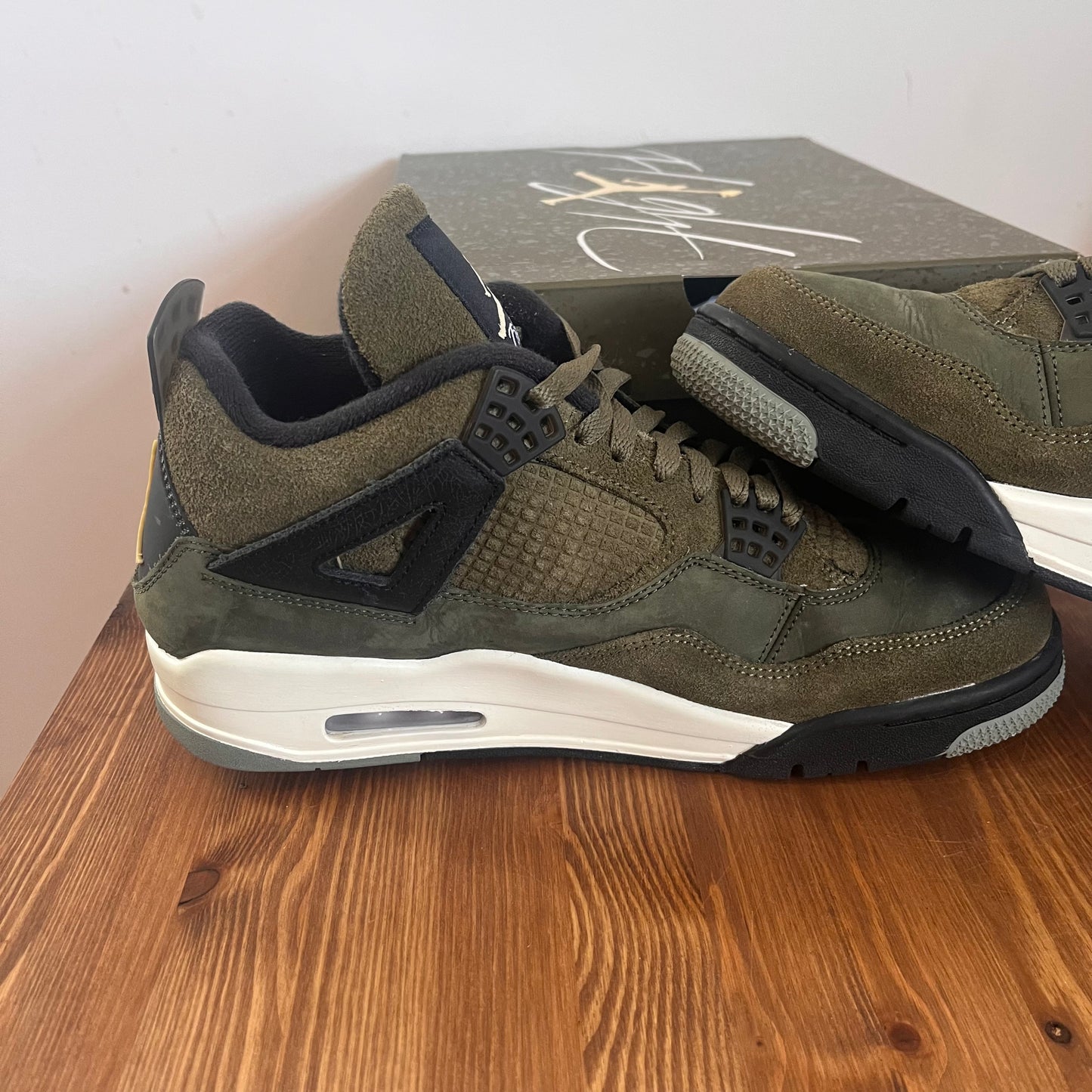 AIR JORDAN 4 CRAFT OLIVE UK9 (USED)