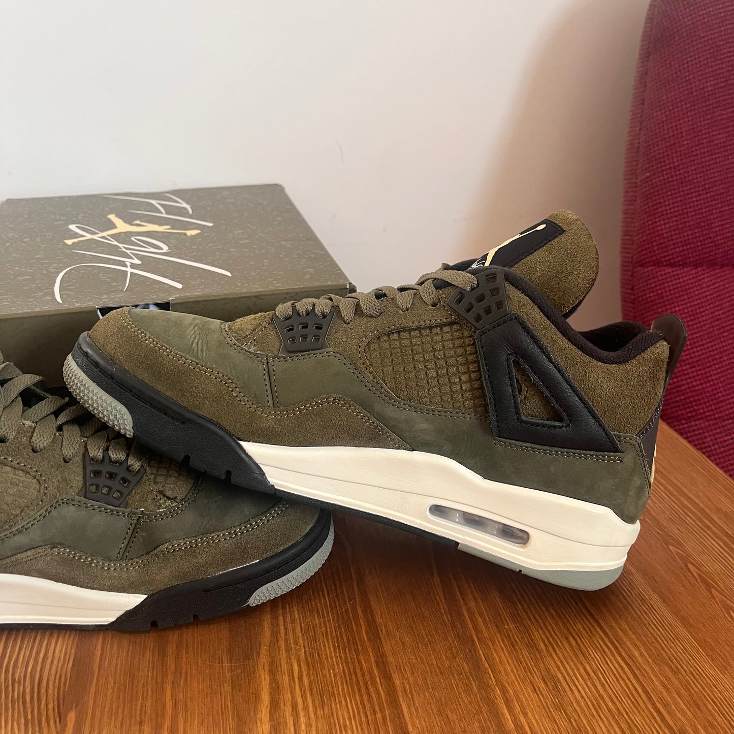 AIR JORDAN 4 CRAFT OLIVE UK9 (USED)