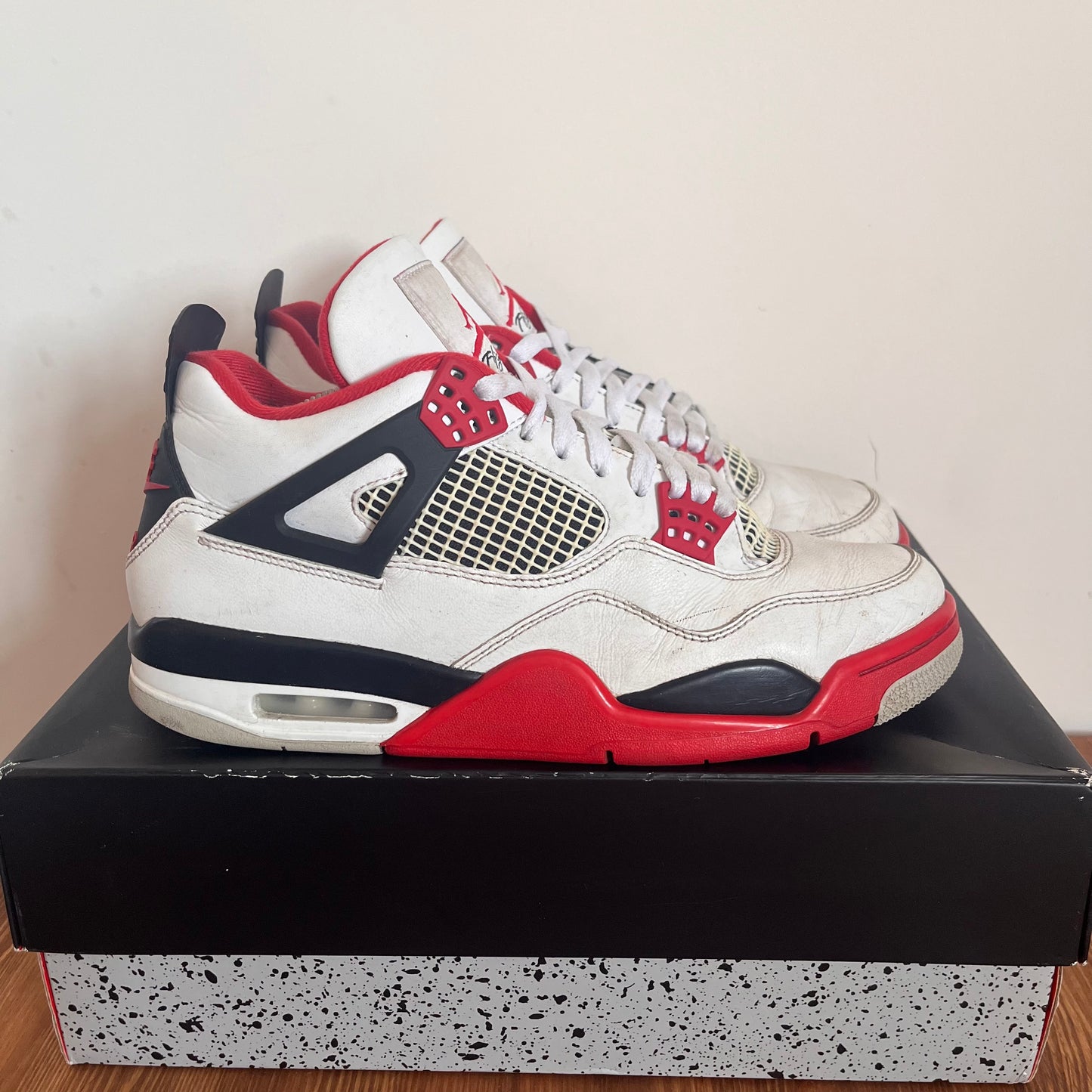 AIR JORDAN 4 FIRE RED 2020 UK10 (USED)