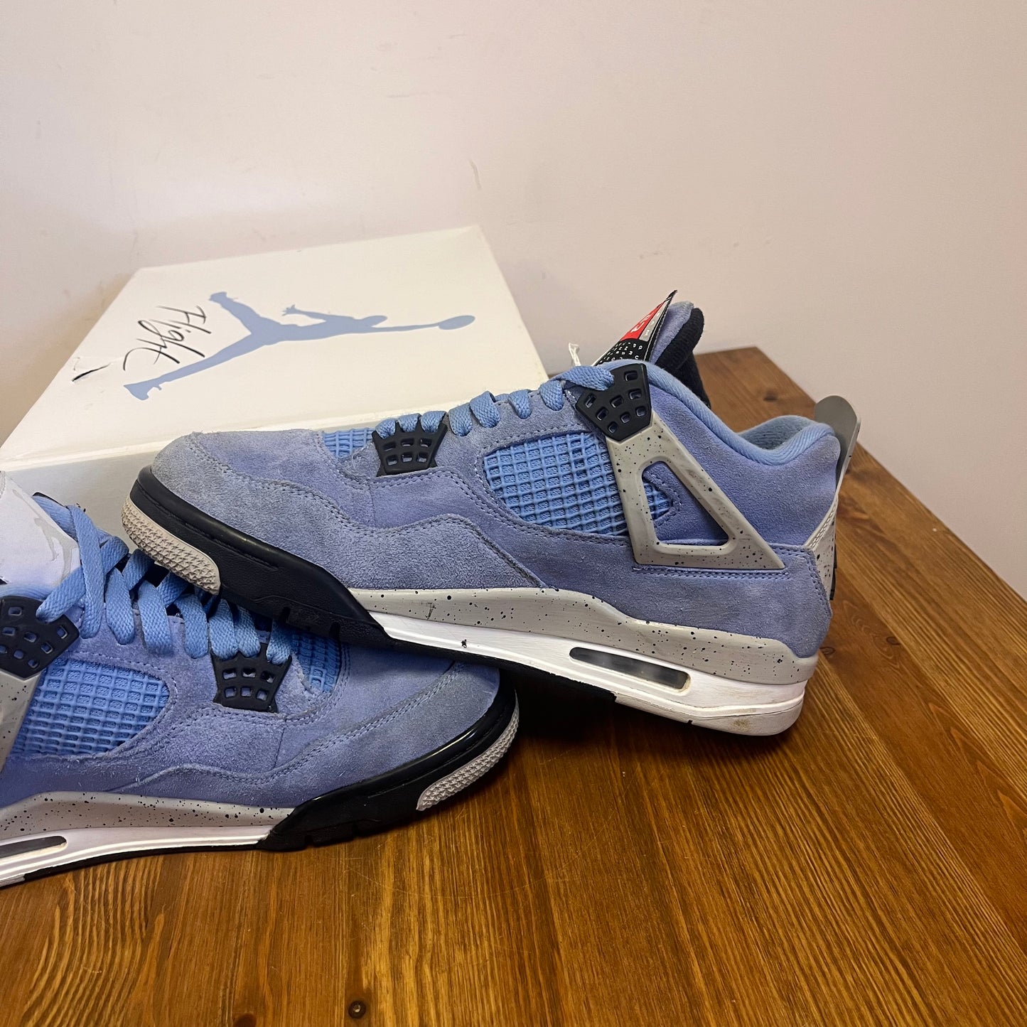 AIR JORDAN 4 UNIVERSITY BLUE UK7 (USED)