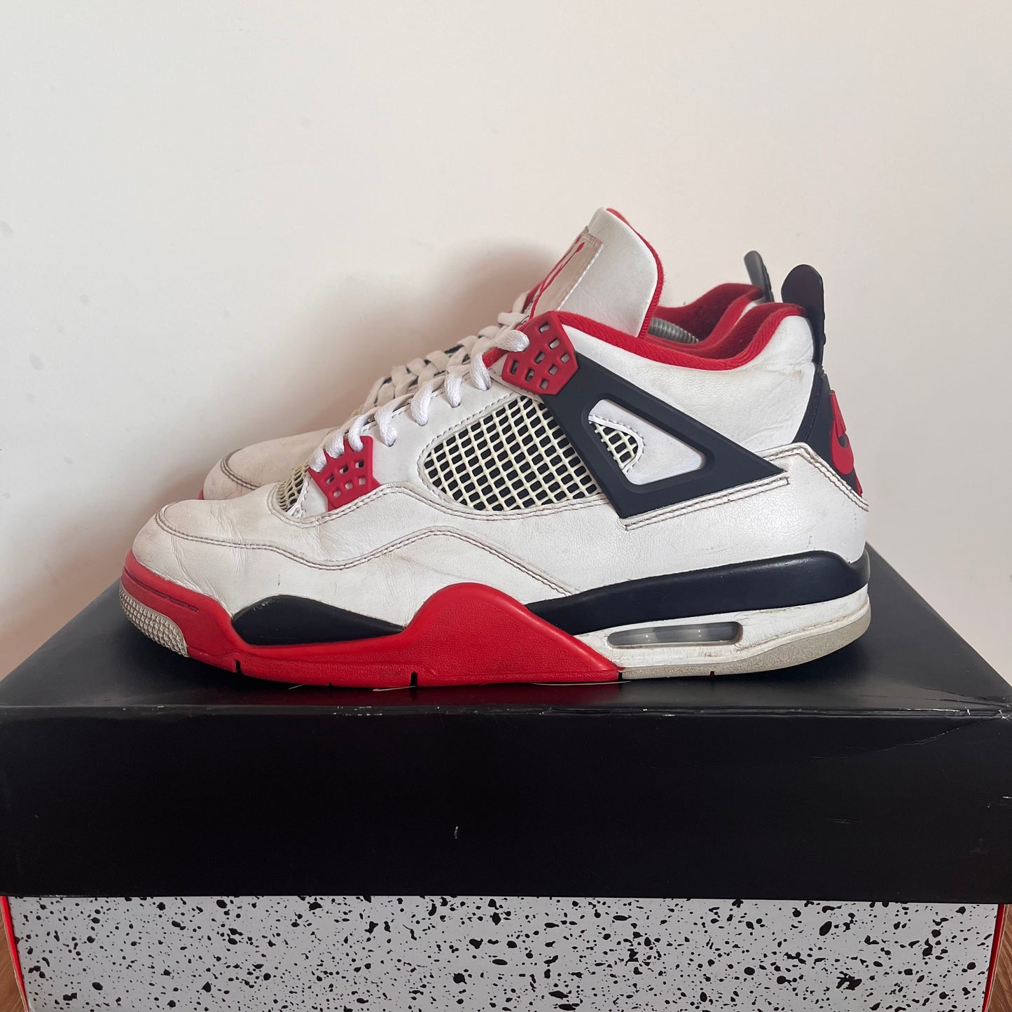 AIR JORDAN 4 FIRE RED 2020 UK10 (USED)