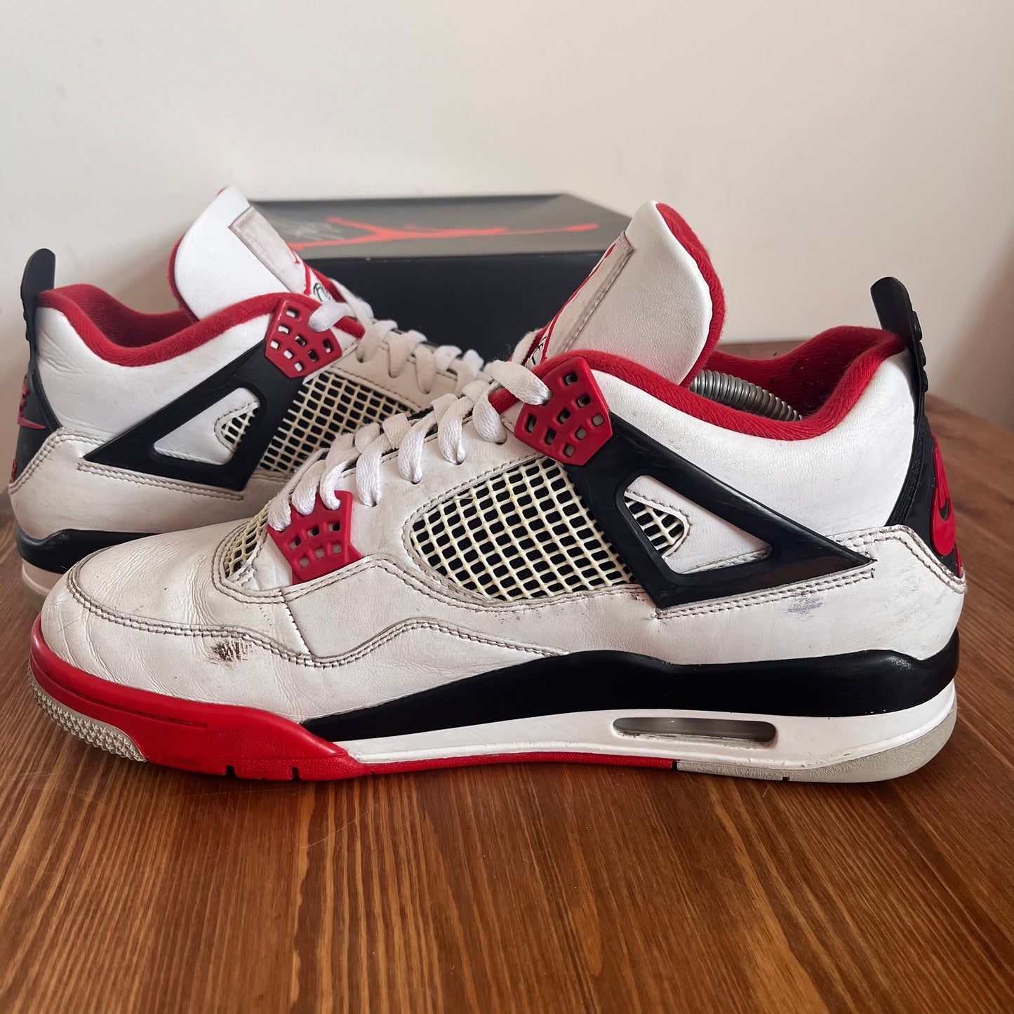 AIR JORDAN 4 FIRE RED 2020 UK10 (USED)