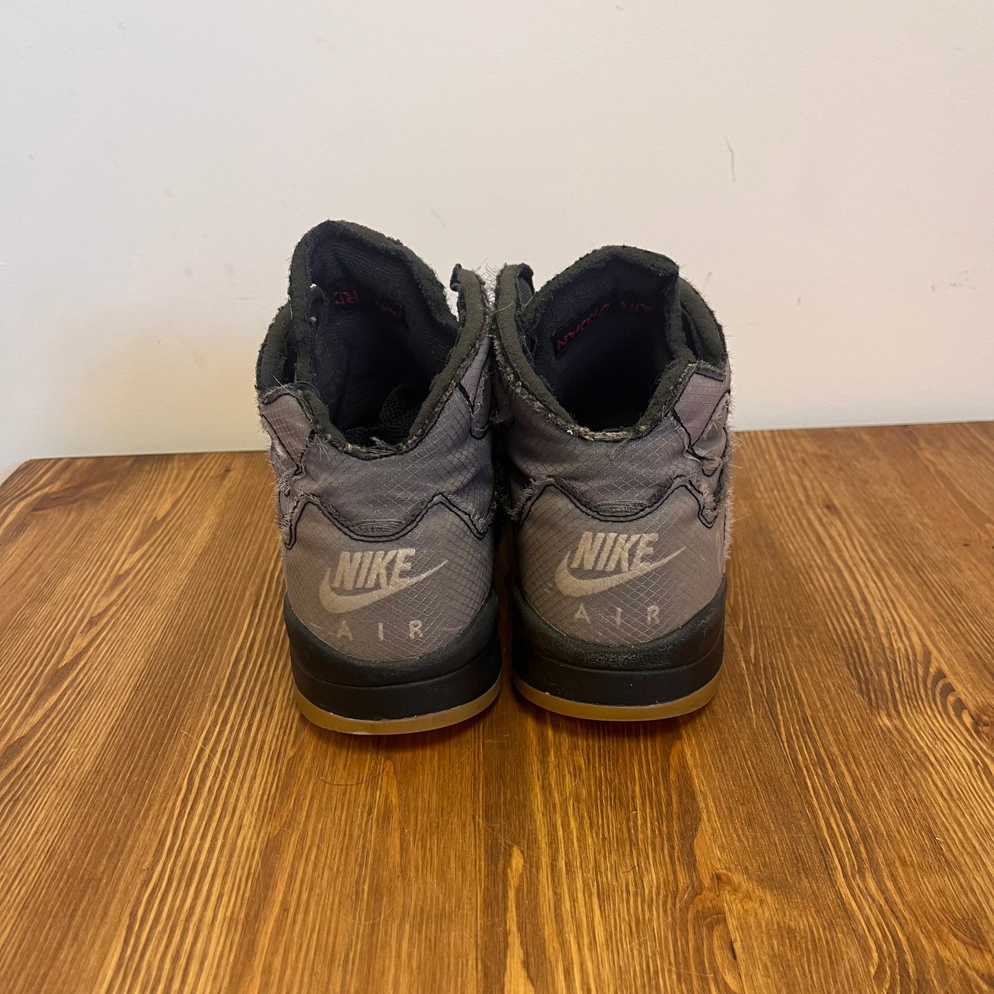 OFF-WHITE X AIR JORDAN 5 MUSLIN UK7 (USED)