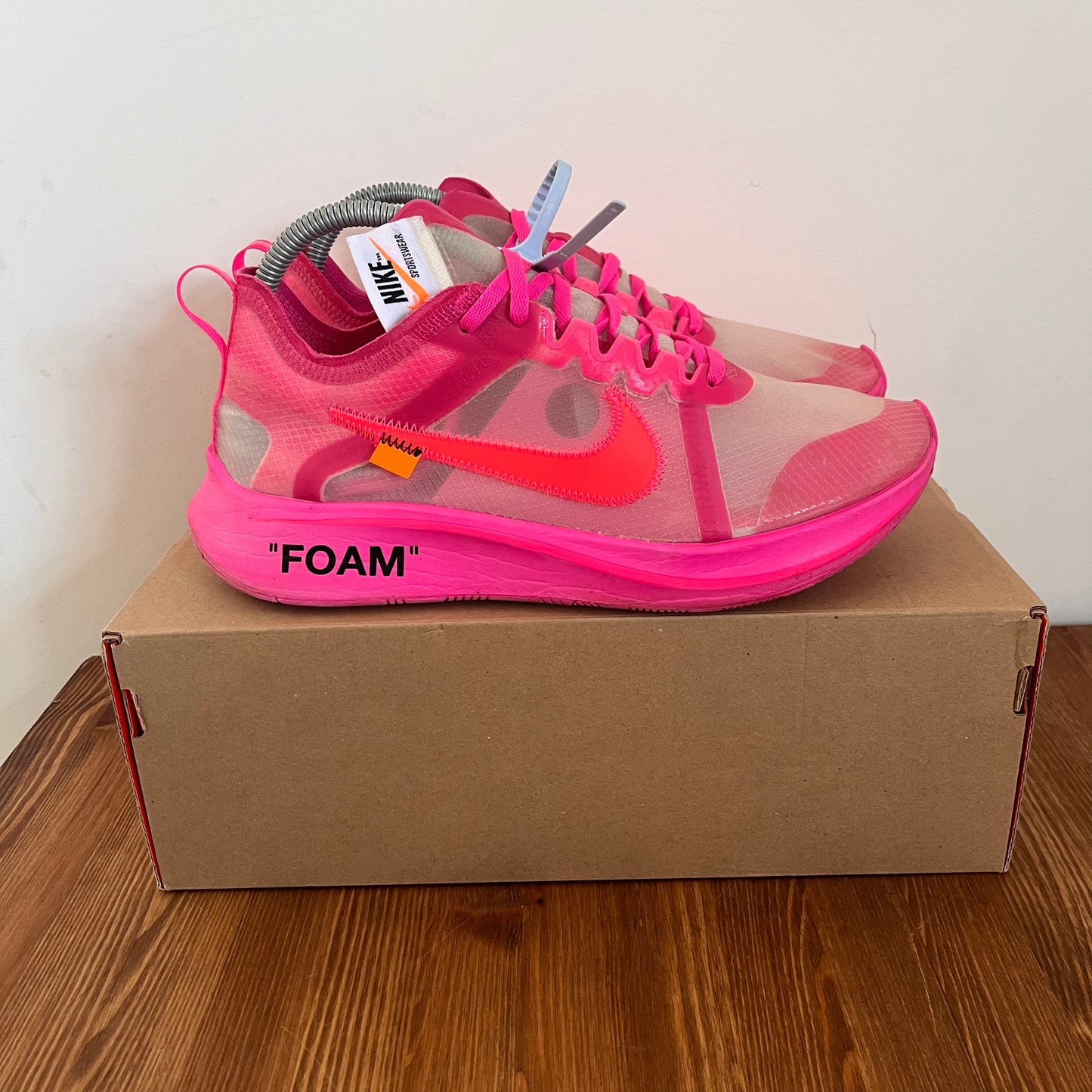 OFF WHITE X NIKE AIR ZOOM FLY PINK UK7.5 (USED)