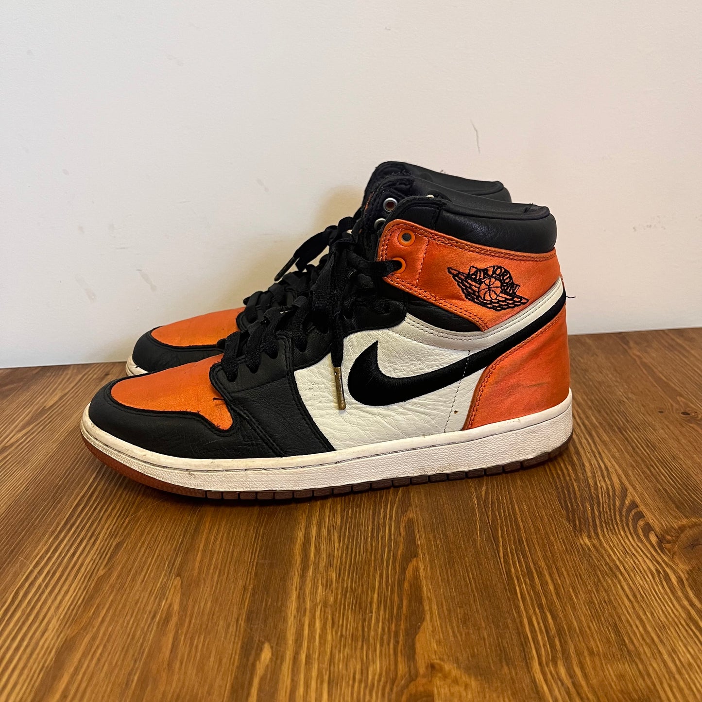 AIR JORDAN 1 HIGH SATIN SHATTERED BACKBOARD UK7 (USED)