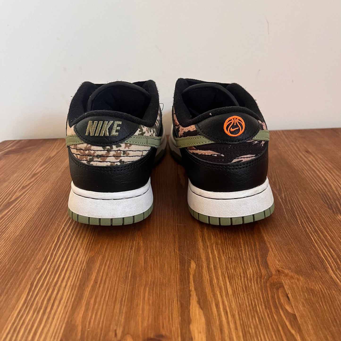 NIKE DUNK LOW CRAZY CAMO UK8 (USED)