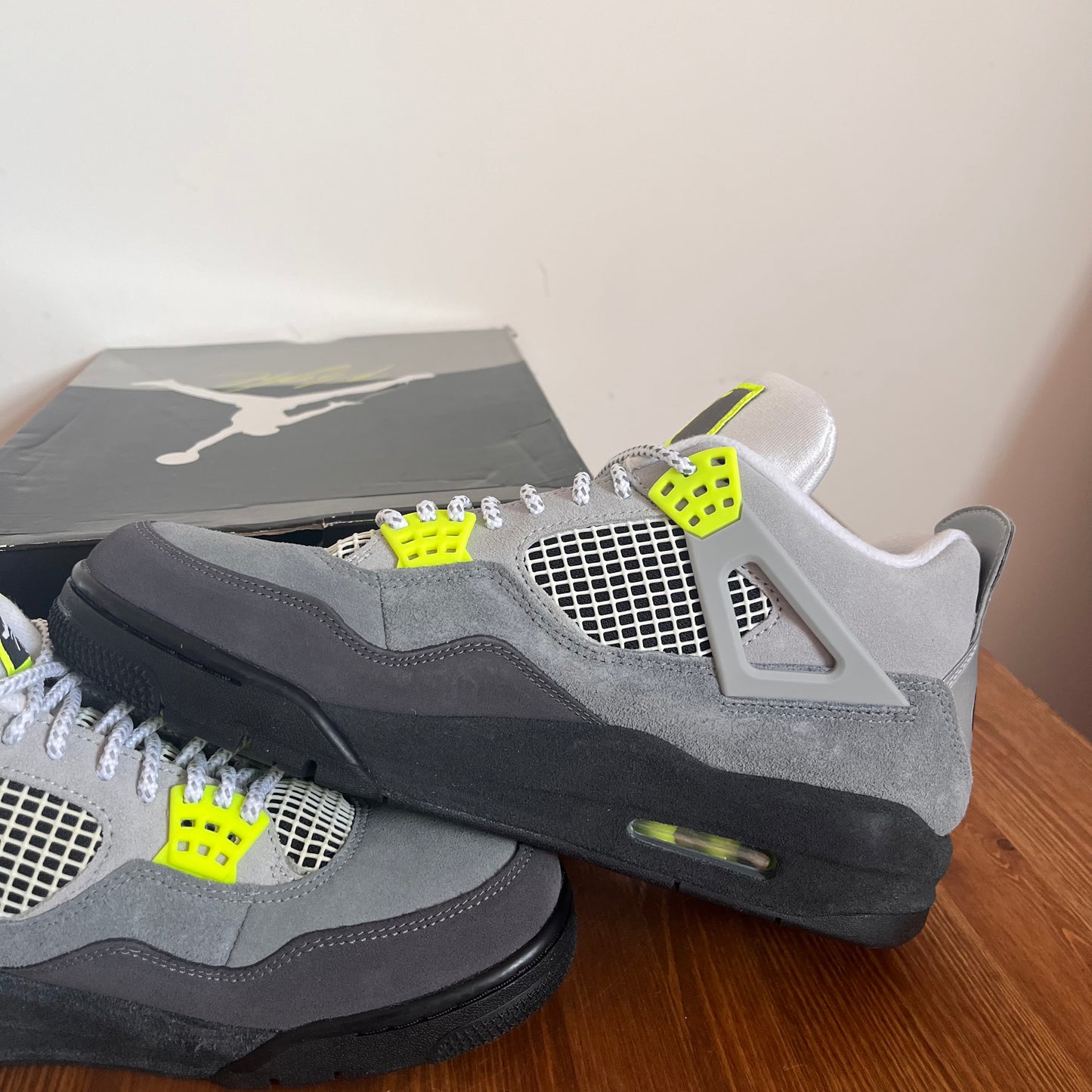 AIR JORDAN 4 NEON 95 UK8.5 (NEW)