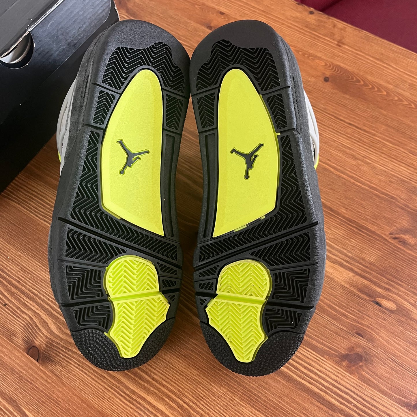 AIR JORDAN 4 NEON 95 UK8.5 (NEW)